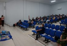 Professores da rede municipal de ensino participam de formação presencial